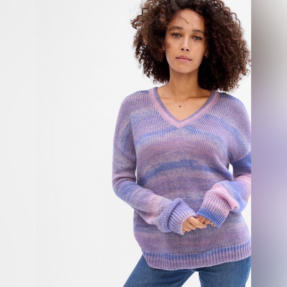 Relaxed forever v neck sweater